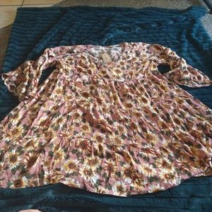 Brand new flowy flower shirt